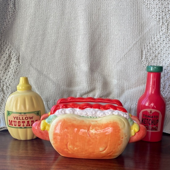 Dantes Other - Vintage Hot Dog Napkin Holder w/Mustard and Ketchup Bottle Salt/Pepper Set